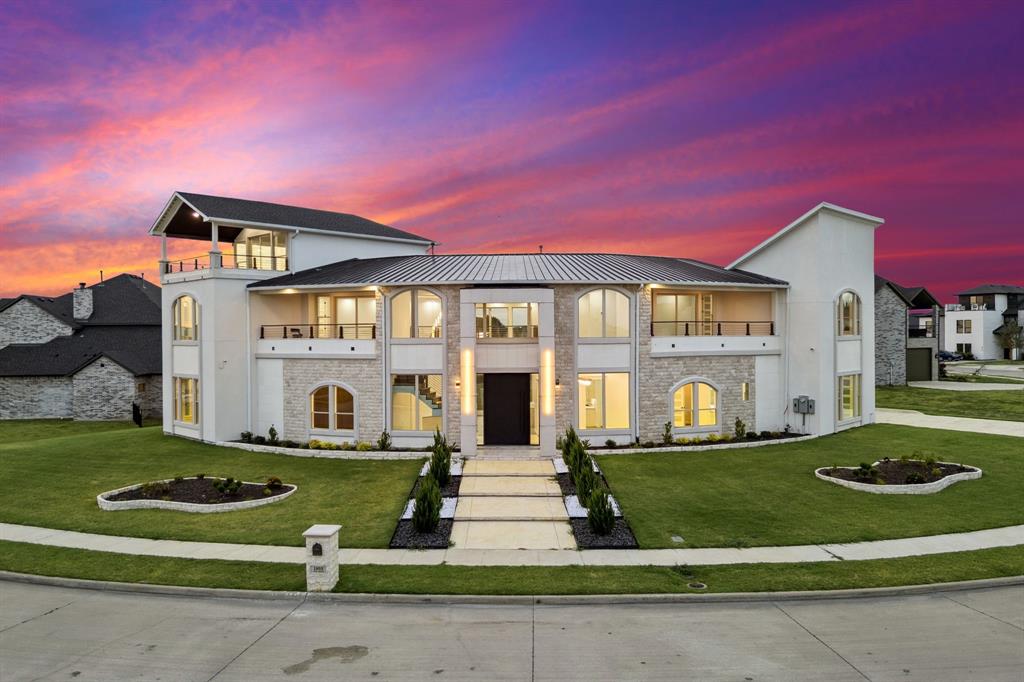 Modern and luxurious curb appeal