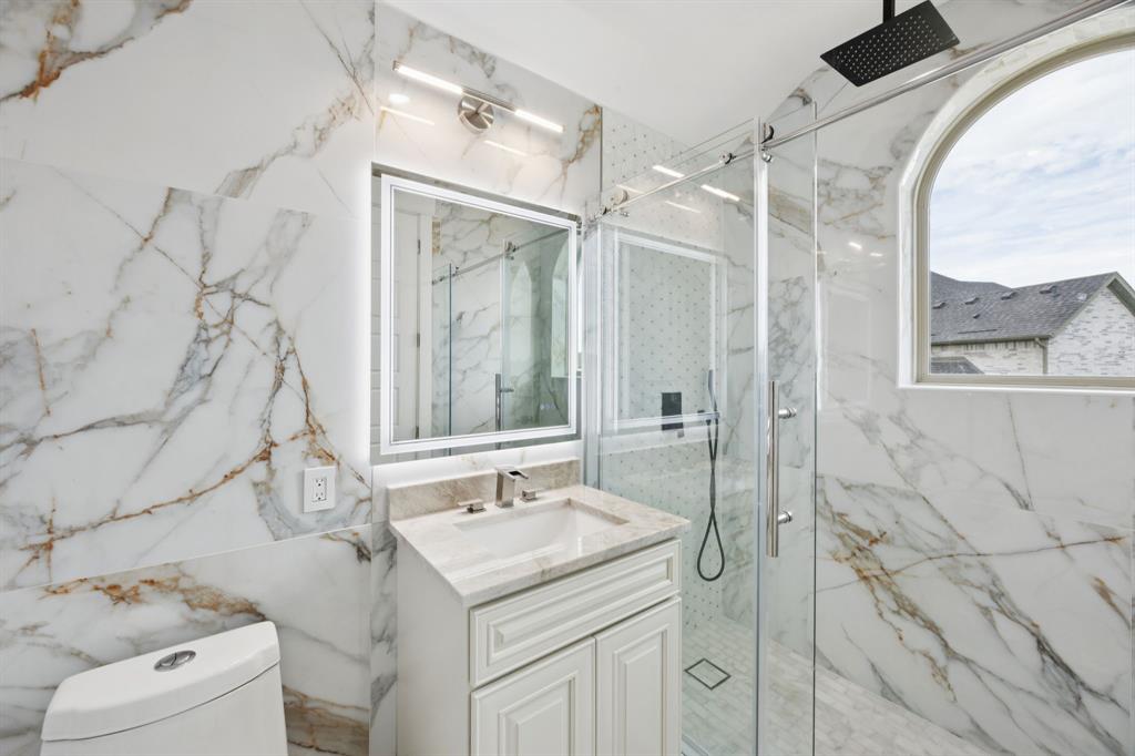 1933 Noe Boulevard Heath, TX 75126 - Photo 33 of 40 Guest bathroom