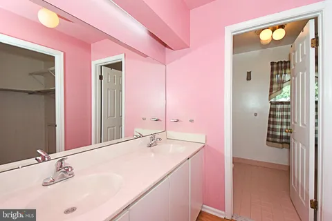 $599,900 | 806 St Christopher Lane, Philadelphia, PA 19116