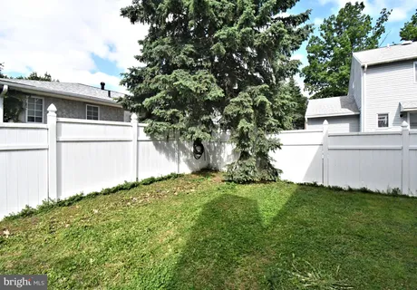 $599,900 | 806 St Christopher Lane, Philadelphia, PA 19116