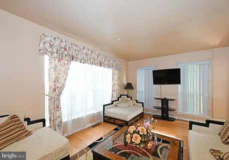 $599,900 | 806 St Christopher Lane, Philadelphia, PA 19116