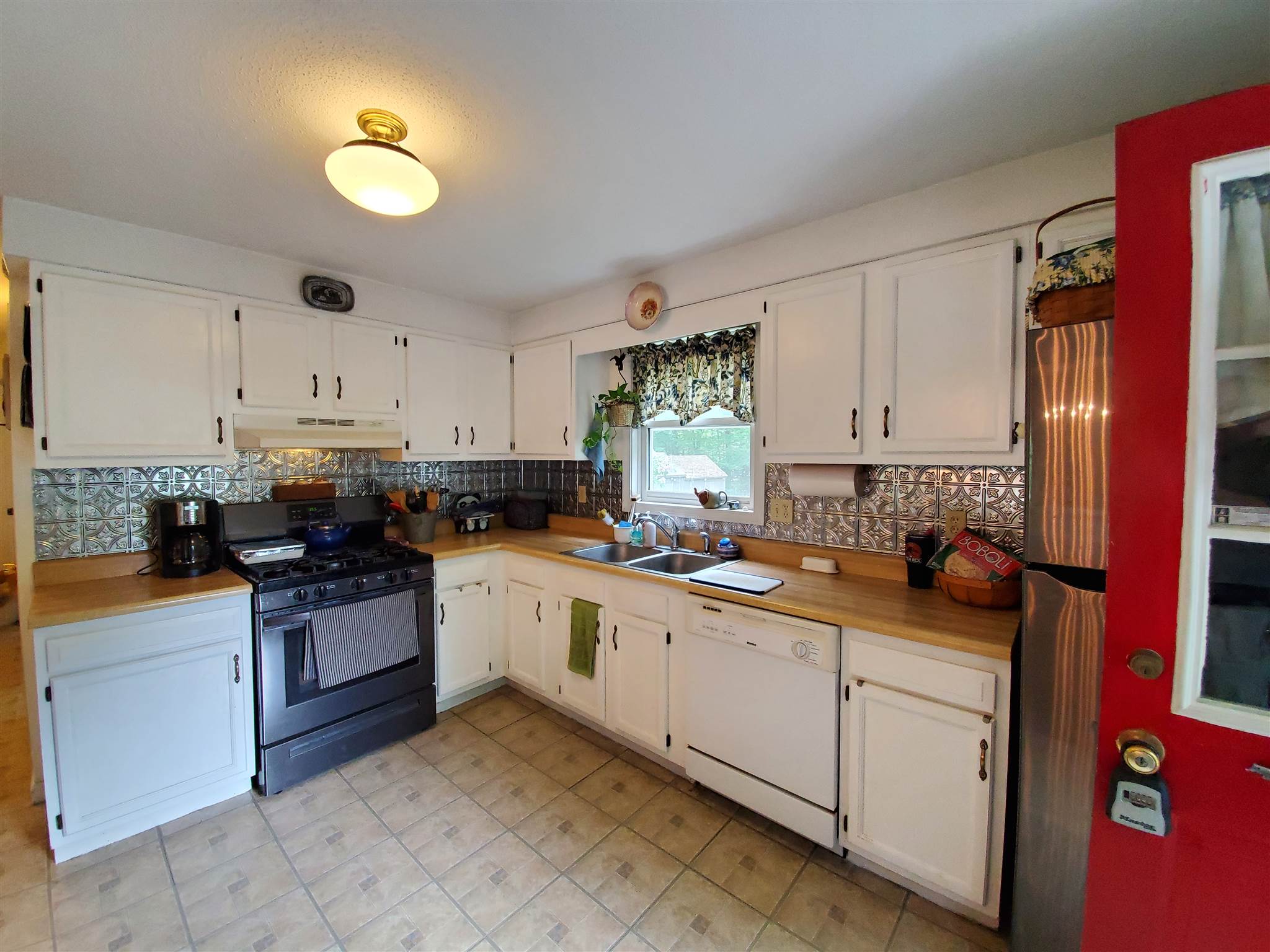 444 Micol Road Pembroke, NH 03275 - Photo 5 of 23 Gallery Image 5