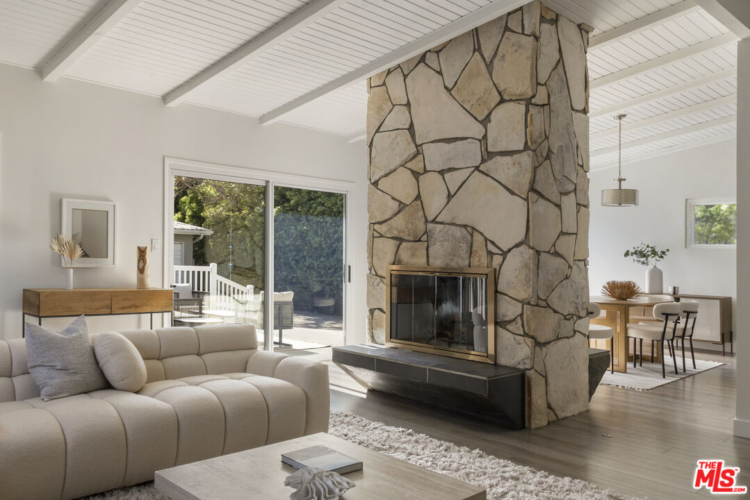 716 West Oak Avenue El Segundo, CA 90245 - Photo 1 of 35 a living room with furniture and a fireplace