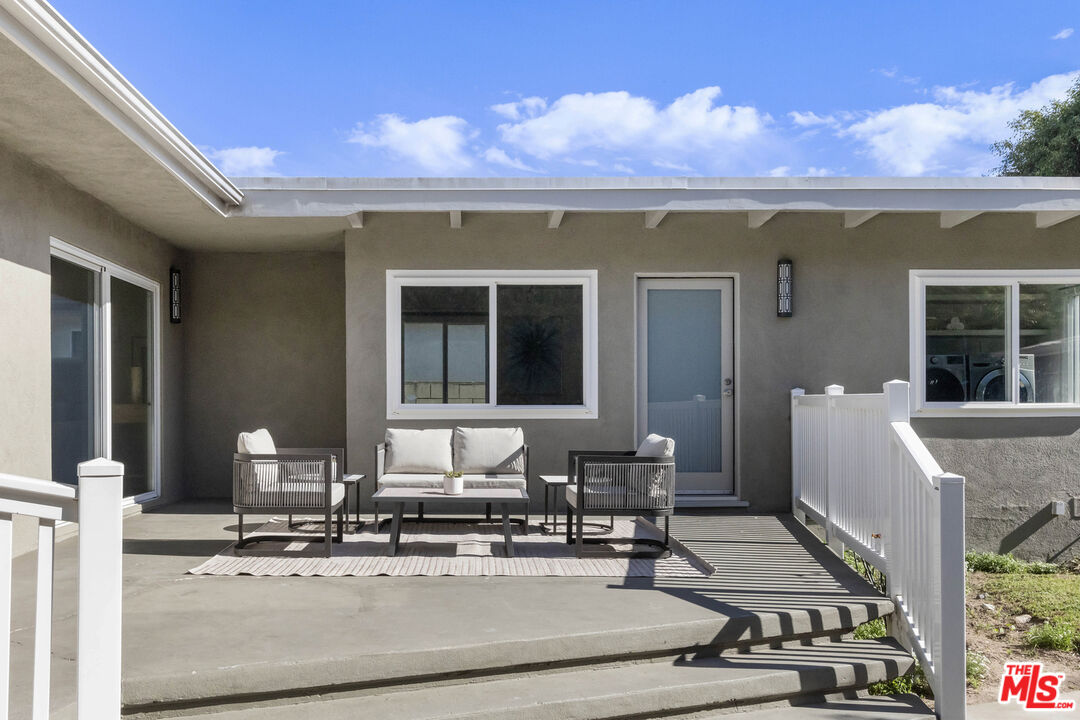 716 West Oak Avenue El Segundo, CA 90245 - Photo 30 of 35 a view of kitchen with furniture and large window