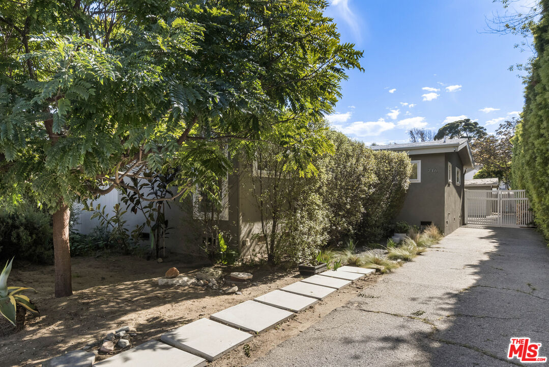 716 West Oak Avenue El Segundo, CA 90245 - Photo 35 of 35 a view of a house with a tree
