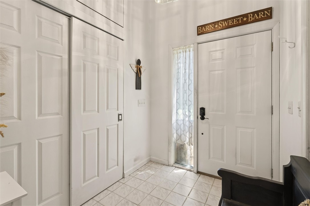 1880 Lake Road Webster, NY 14580 - Photo 17 of 49