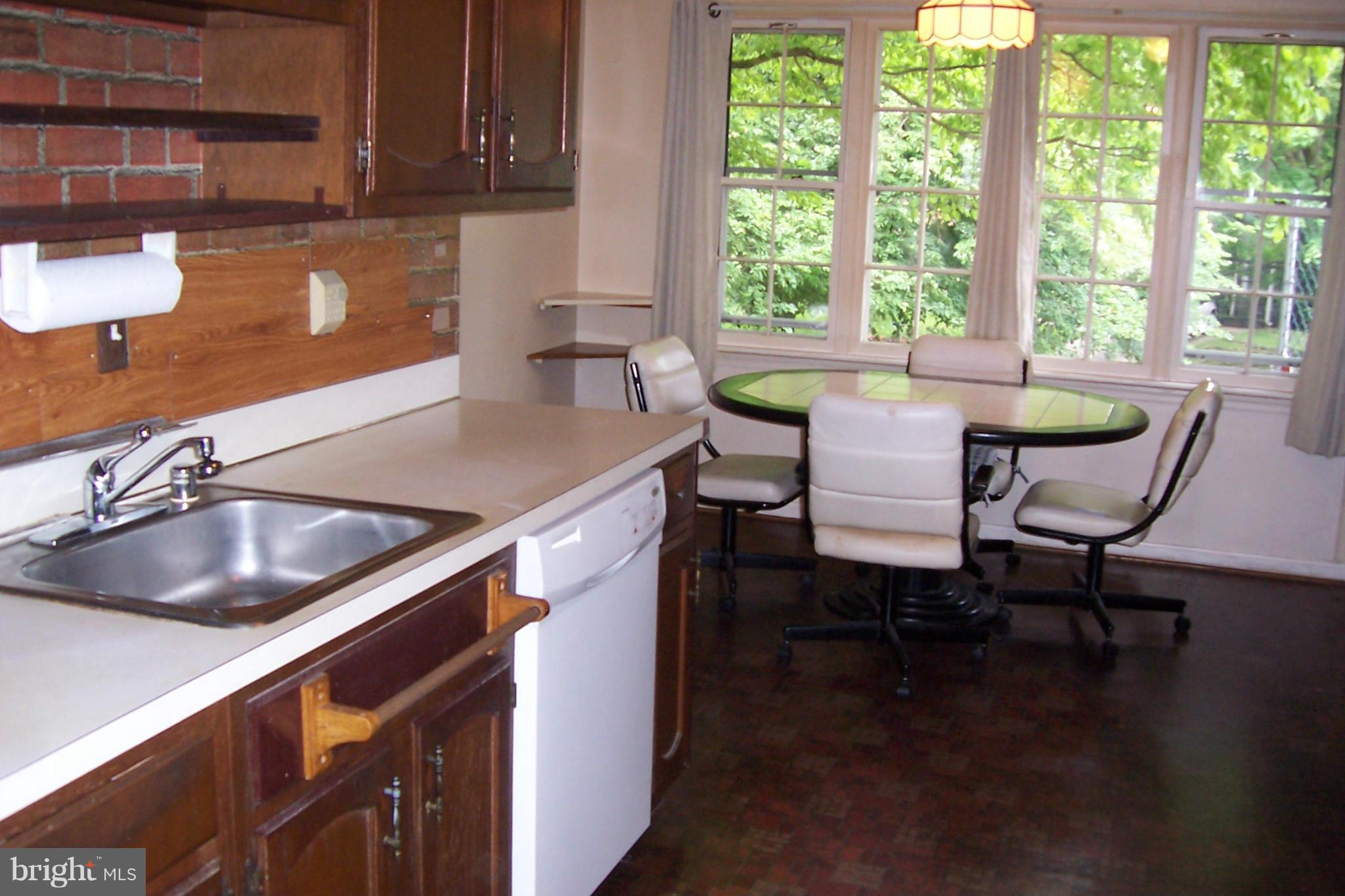 1804 Middlevale Terrace Silver Spring, MD 20906 - Photo 8 of 19 Kitchen