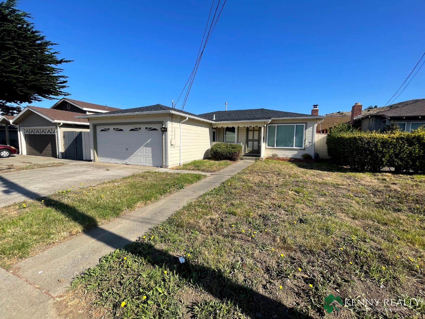 a view of a house with a big yard