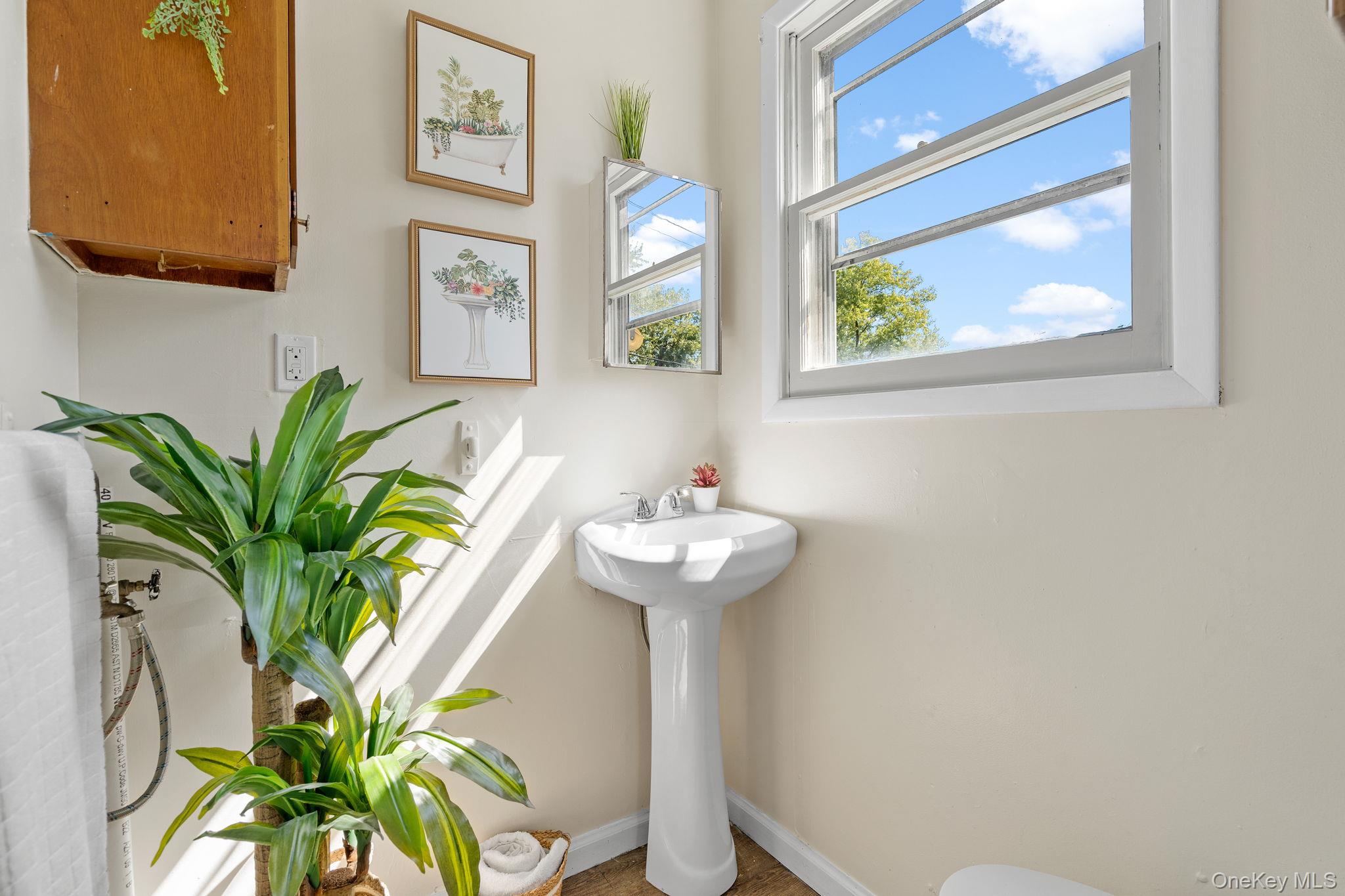 8 Coldenham Road Walden, NY 12586 - Photo 19 of 50 Half bathroom featuring baseboards and toilet