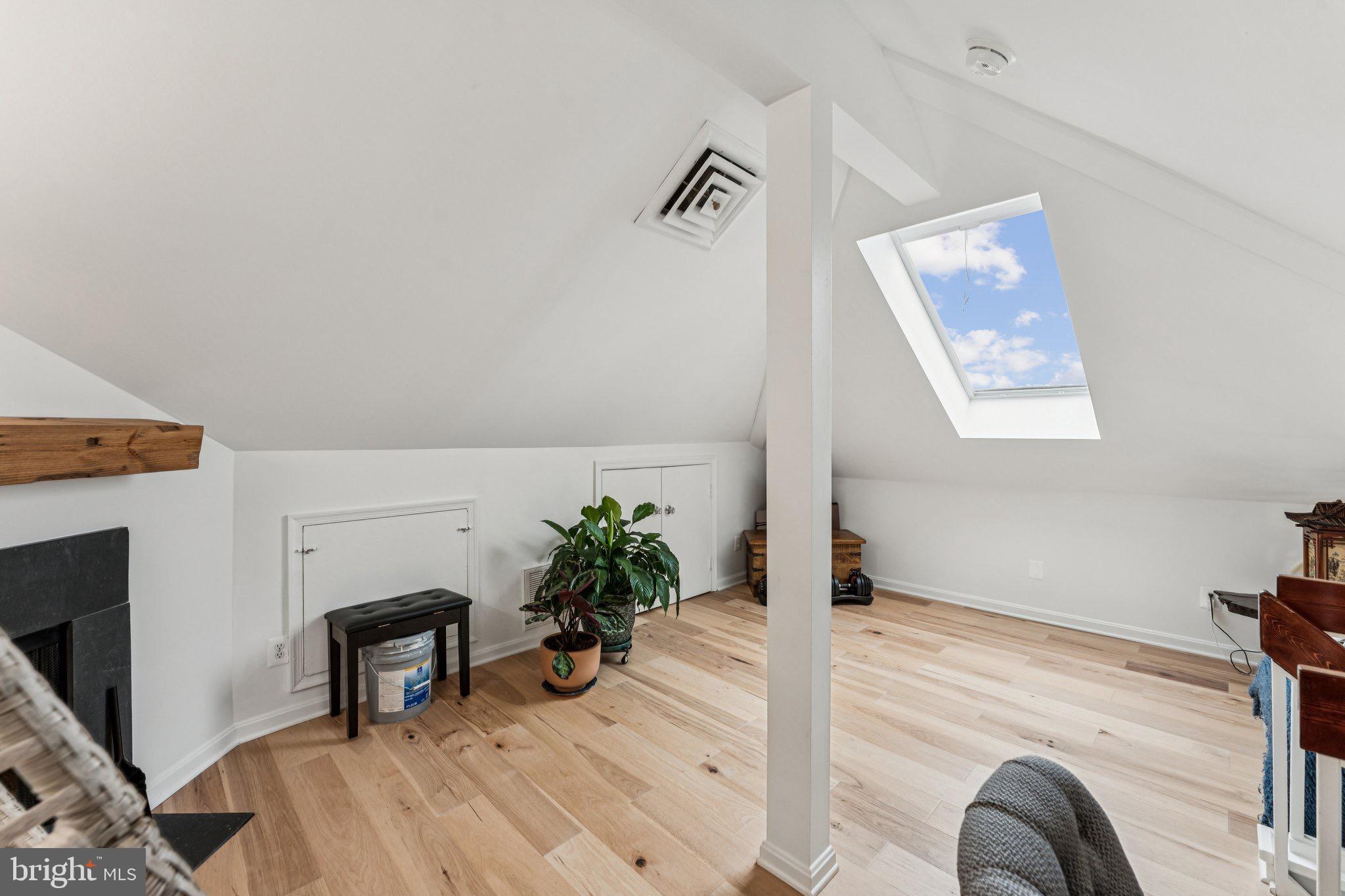 509 Bashford Lane, Unit 6 Alexandria, VA 22314 - Photo 20 of 20 a view of entryway with livingroom and furniture