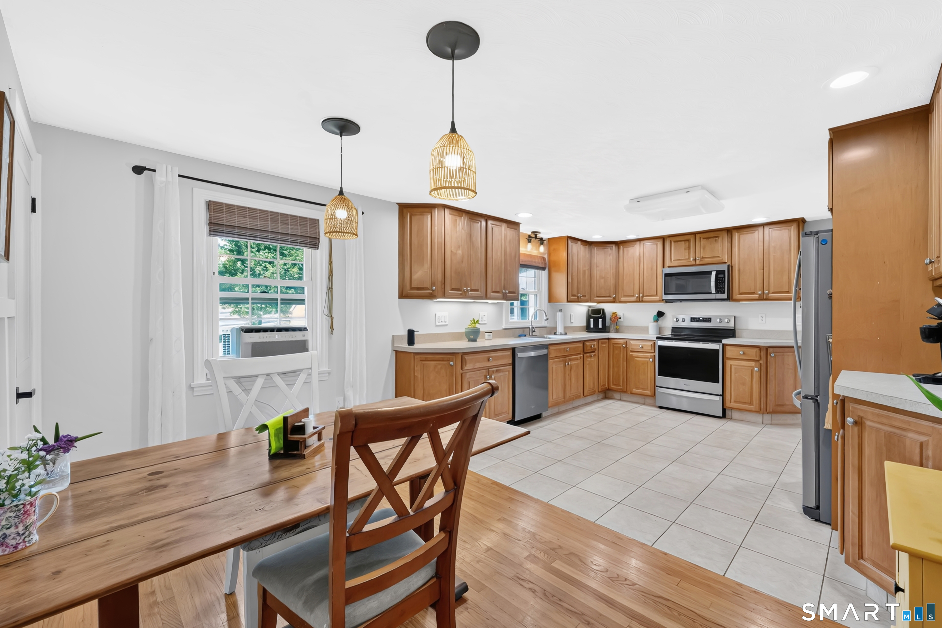 24 Bridge Lane Enfield, CT 06082 - Photo 9 of 38
