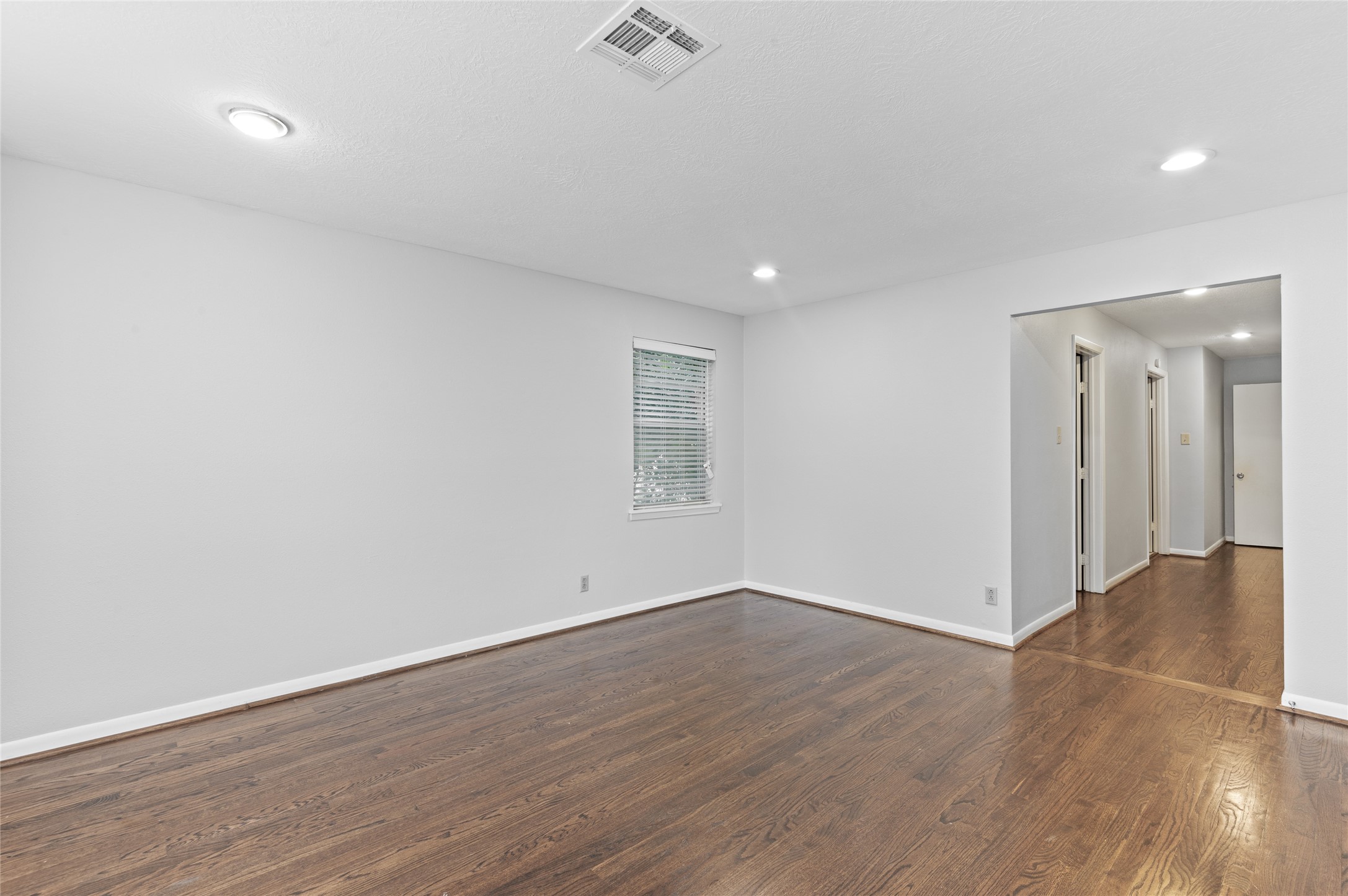 118 East Thornton Road Houston, TX 77022 - Photo 13 of 22