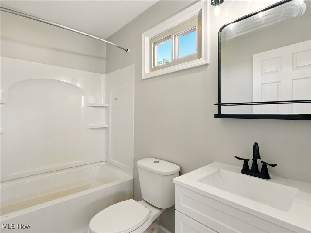1171 Holcomb Road Jefferson, OH 44047 - Photo 10 of 30 Master bath