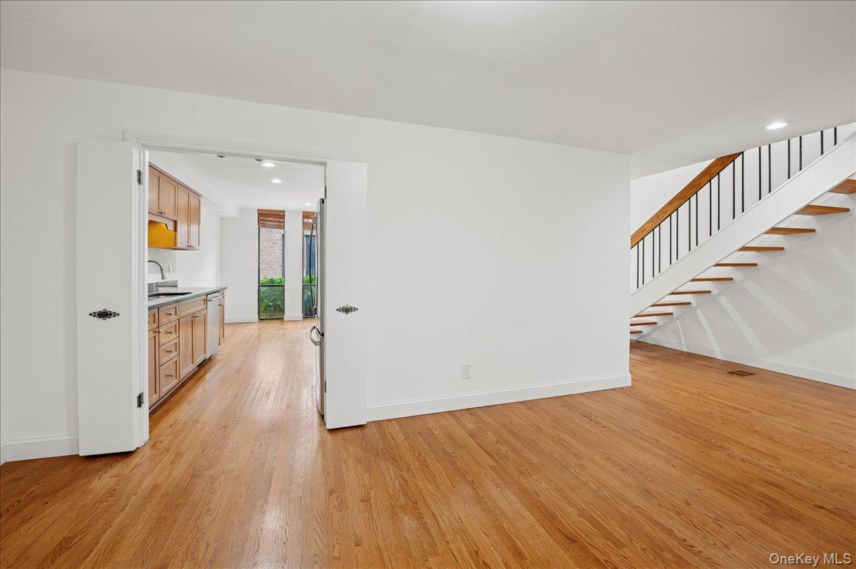 70 Waters Edge, Unit 70 Rye, NY 10580 - Photo 19 of 44 Dining room with view toward kitchen