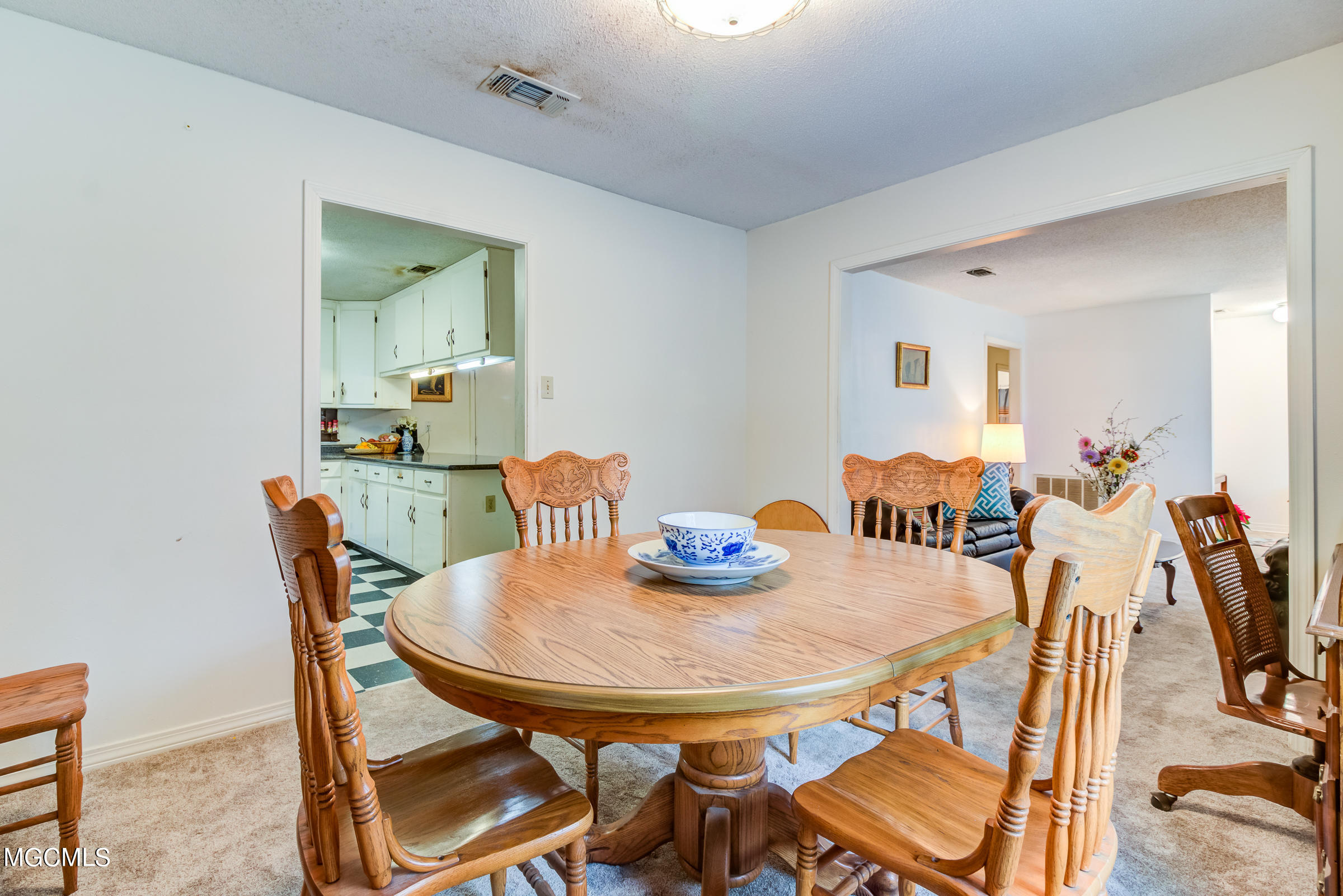 11482 Oaklawn Road Biloxi, MS 39532 - Photo 10 of 40 11482 Oaklawn Rd (29)