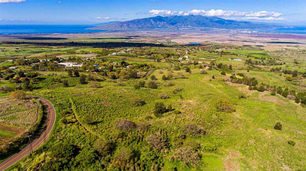 704 Omaopio Road Kula, HI 96790 - Photo 4 of 30 a view of a large yard