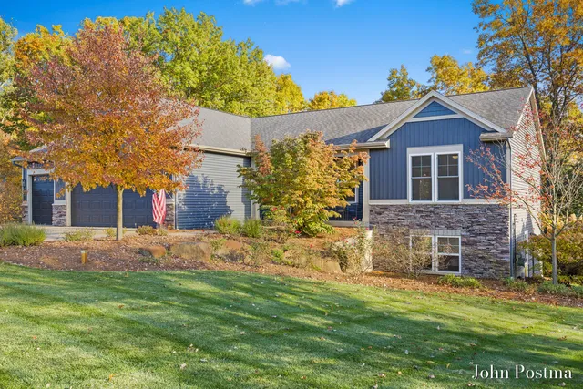 $625,000 | 6186 Arrowcrest Court Northeast, Rockford, MI 49341