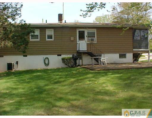 27 Hallo Street Edison, NJ 08837 - Photo 2 of 6 Gallery Image 2