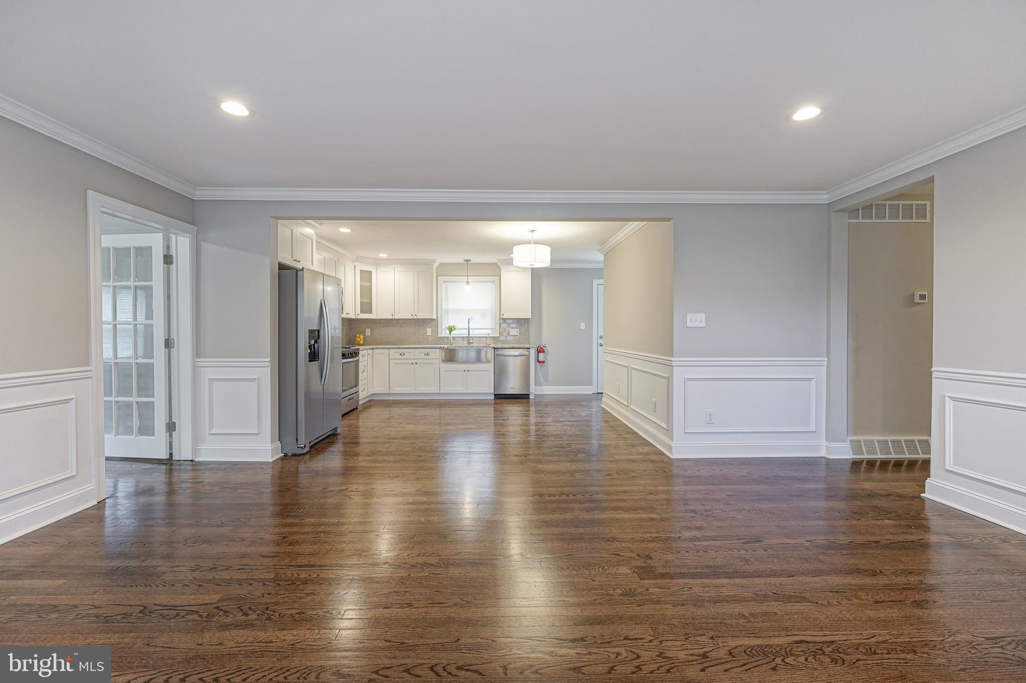 51 Radix Road Williamstown, NJ 08094 - Photo 3 of 19