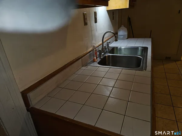 a close view of sink and tap