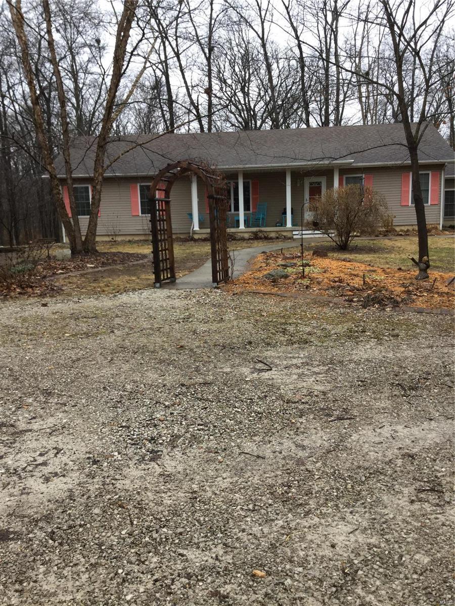 1167 Country Club Road Greenville, IL 62246 - Photo 2 of 45 Gallery Image 2