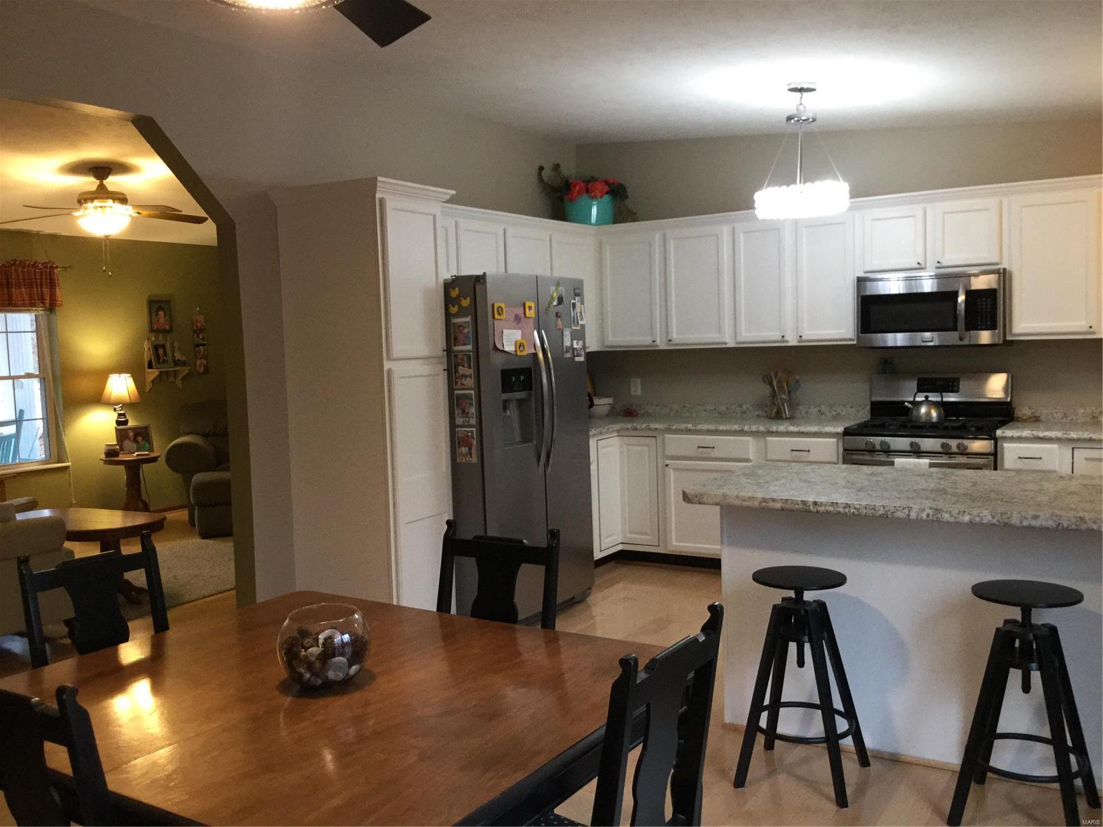 1167 Country Club Road Greenville, IL 62246 - Photo 15 of 45 Gallery Image 15