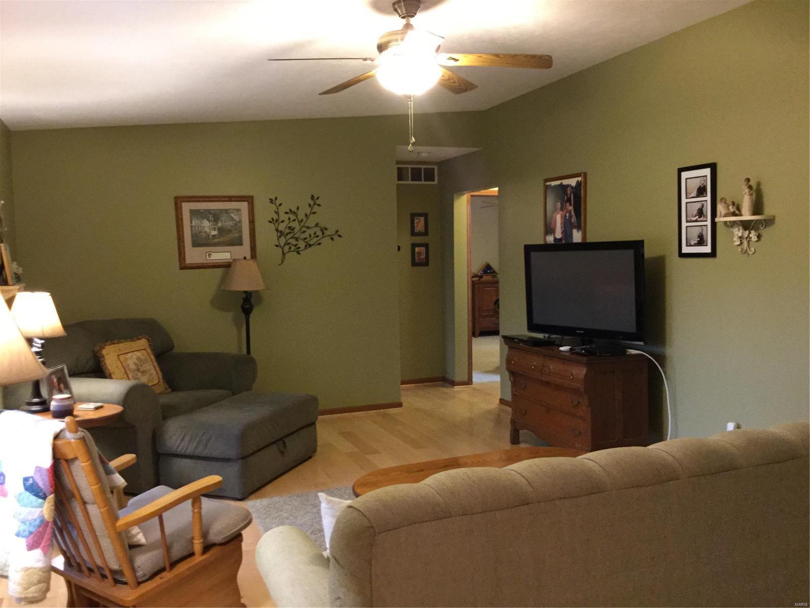 1167 Country Club Road Greenville, IL 62246 - Photo 19 of 45 Gallery Image 19
