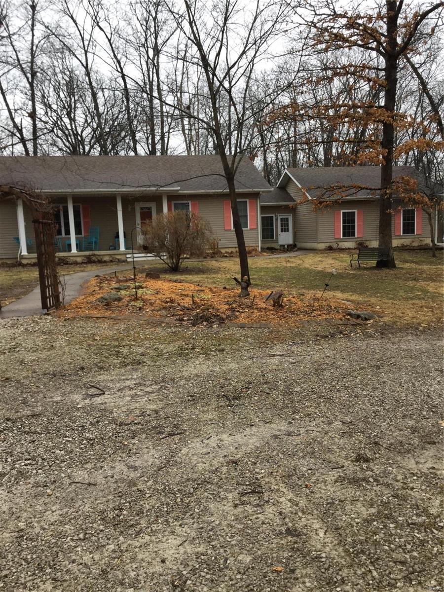 1167 Country Club Road Greenville, IL 62246 - Photo 3 of 45 Gallery Image 3