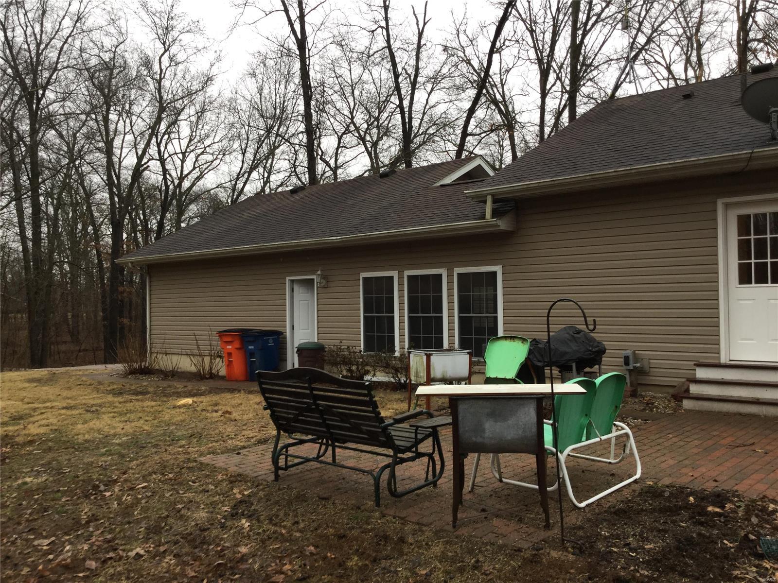 1167 Country Club Road Greenville, IL 62246 - Photo 6 of 45 Gallery Image 6
