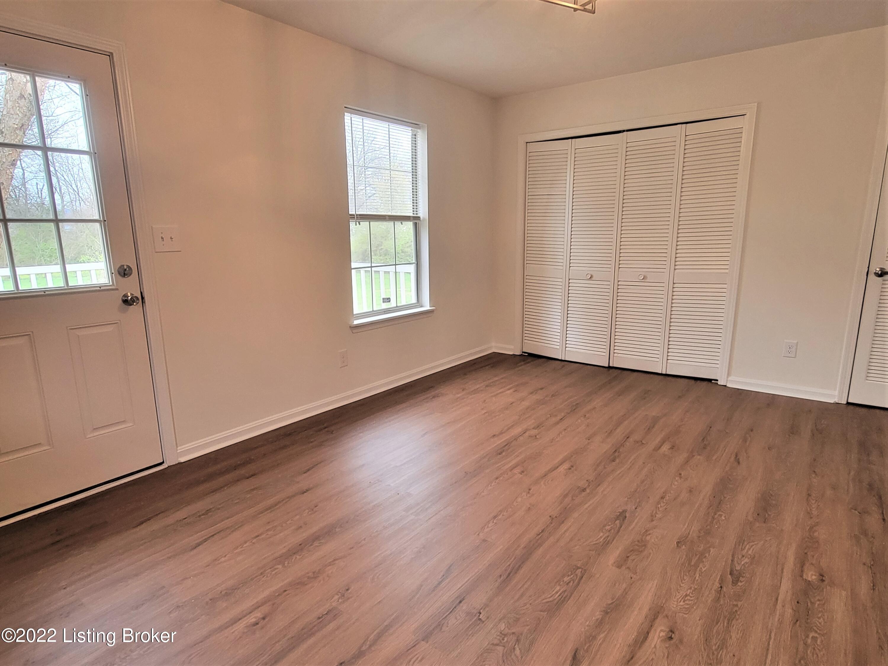 6712 Terry Road Louisville, KY 40258 - Photo 24 of 52 Easy access to deck