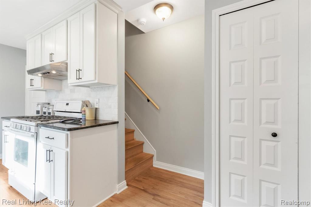 706 Parkdale Road Rochester, MI 48307 - Photo 19 of 40
