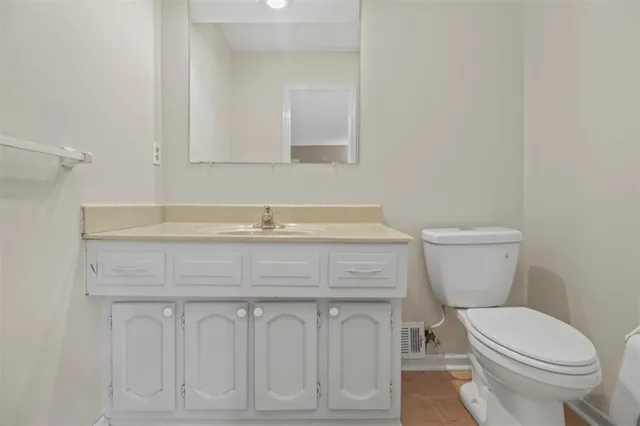 $329,000 | 1200 Northeast Crestview Drive, Blue Springs, MO 64014