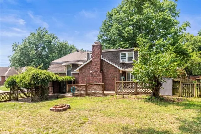 $329,000 | 1200 Northeast Crestview Drive, Blue Springs, MO 64014