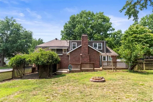 $329,000 | 1200 Northeast Crestview Drive, Blue Springs, MO 64014