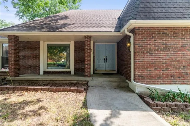 $329,000 | 1200 Northeast Crestview Drive, Blue Springs, MO 64014