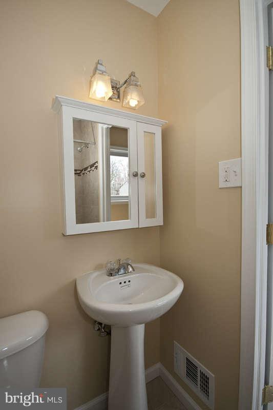 7410 Allmont Road Baltimore, MD 21244 - Photo 15 of 23 Bath (Master)