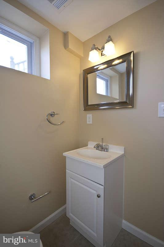 7410 Allmont Road Baltimore, MD 21244 - Photo 18 of 23 Bath