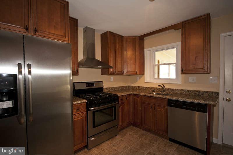 7410 Allmont Road Baltimore, MD 21244 - Photo 8 of 23 Kitchen
