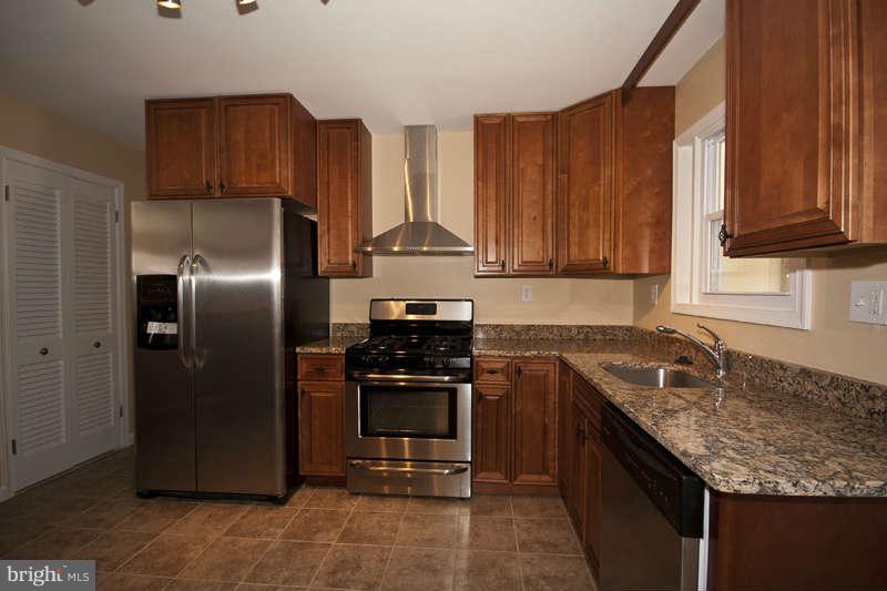 7410 Allmont Road Baltimore, MD 21244 - Photo 9 of 23 Kitchen