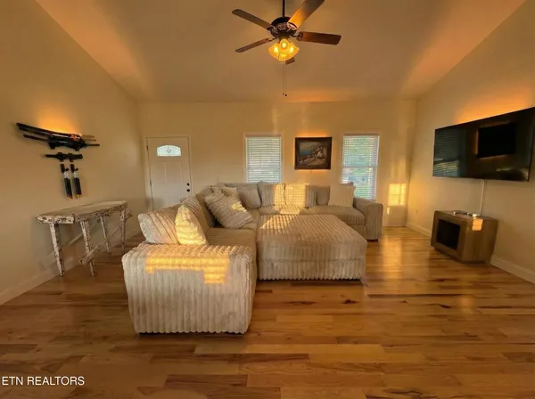 $850,000 | 413 Chippewa Lane, Rutledge, TN 37861