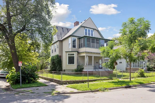 $329,000 | 320 West Fuller Avenue, St. Paul, MN 55103