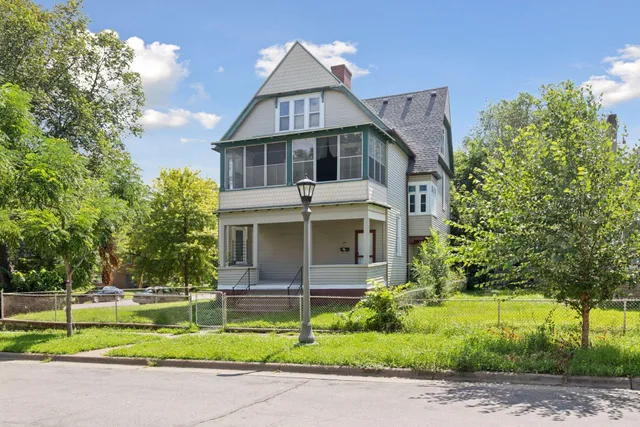 $329,000 | 320 West Fuller Avenue, St. Paul, MN 55103