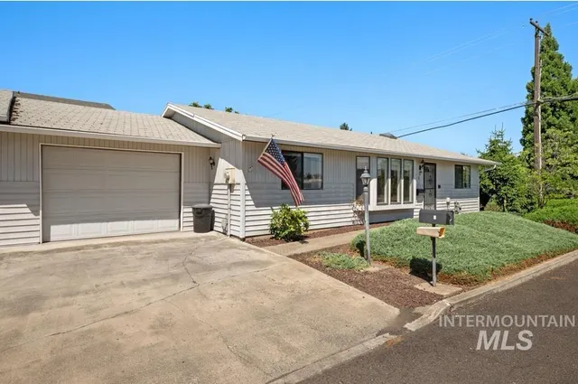 $279,000 | 1128 Burrell Avenue, Unit 2, Lewiston, ID 83501