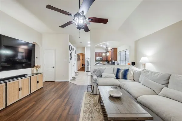$2,949 | 8143 Guadalupe Road, Arlington, TX 76002