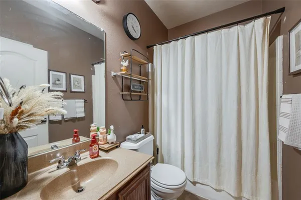 $2,949 | 8143 Guadalupe Road, Arlington, TX 76002