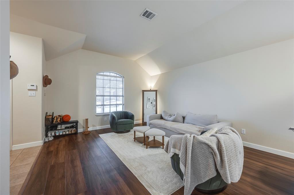 8143 Guadalupe Road Arlington, TX 76002 - Photo 4 of 24