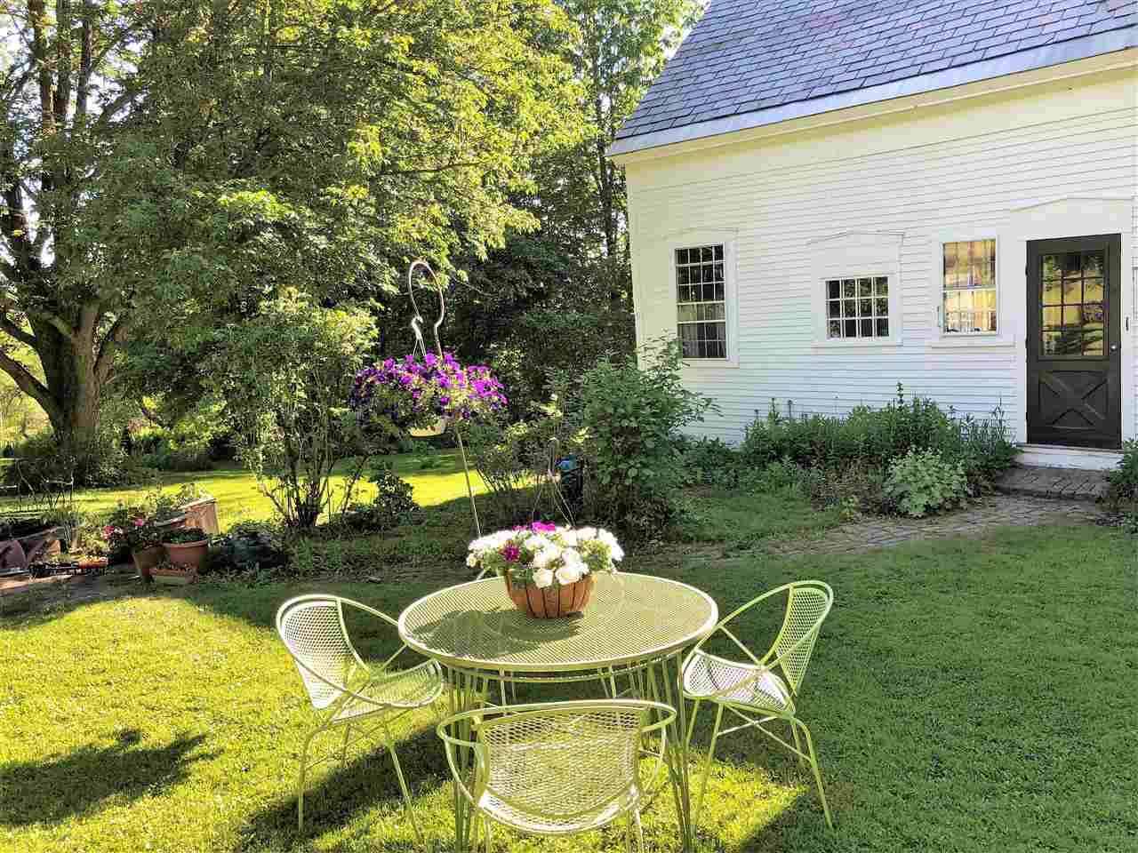 5142 Pomfret Road Pomfret, VT 05053 - Photo 3 of 40