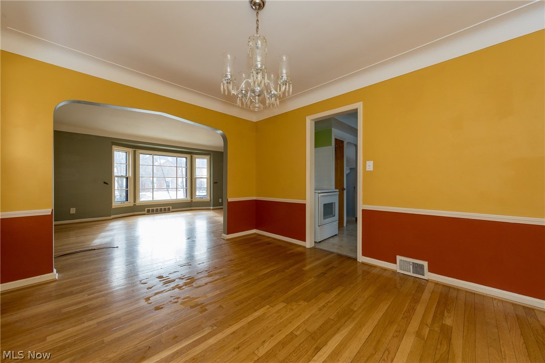 2369 Charney Road Cleveland, OH 44118 - Photo 8 of 33