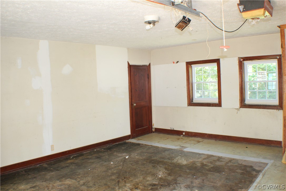 4741 Cooks Road Richmond, VA 23224 - Photo 36 of 37 Out Building Main Room with Closet