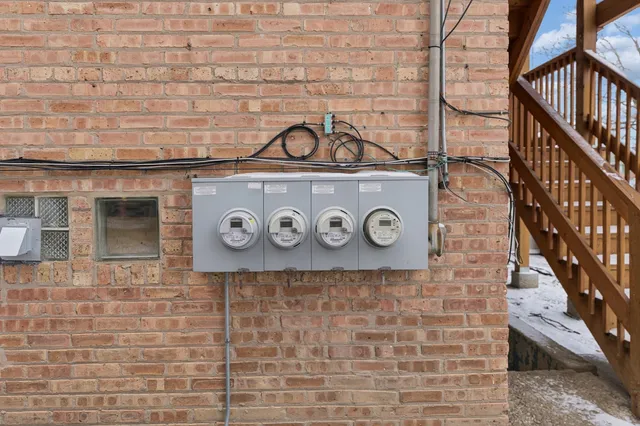 a view of a pathway both side of building